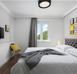 5 bedroom villa with pool near Pula, sleeps 10-12